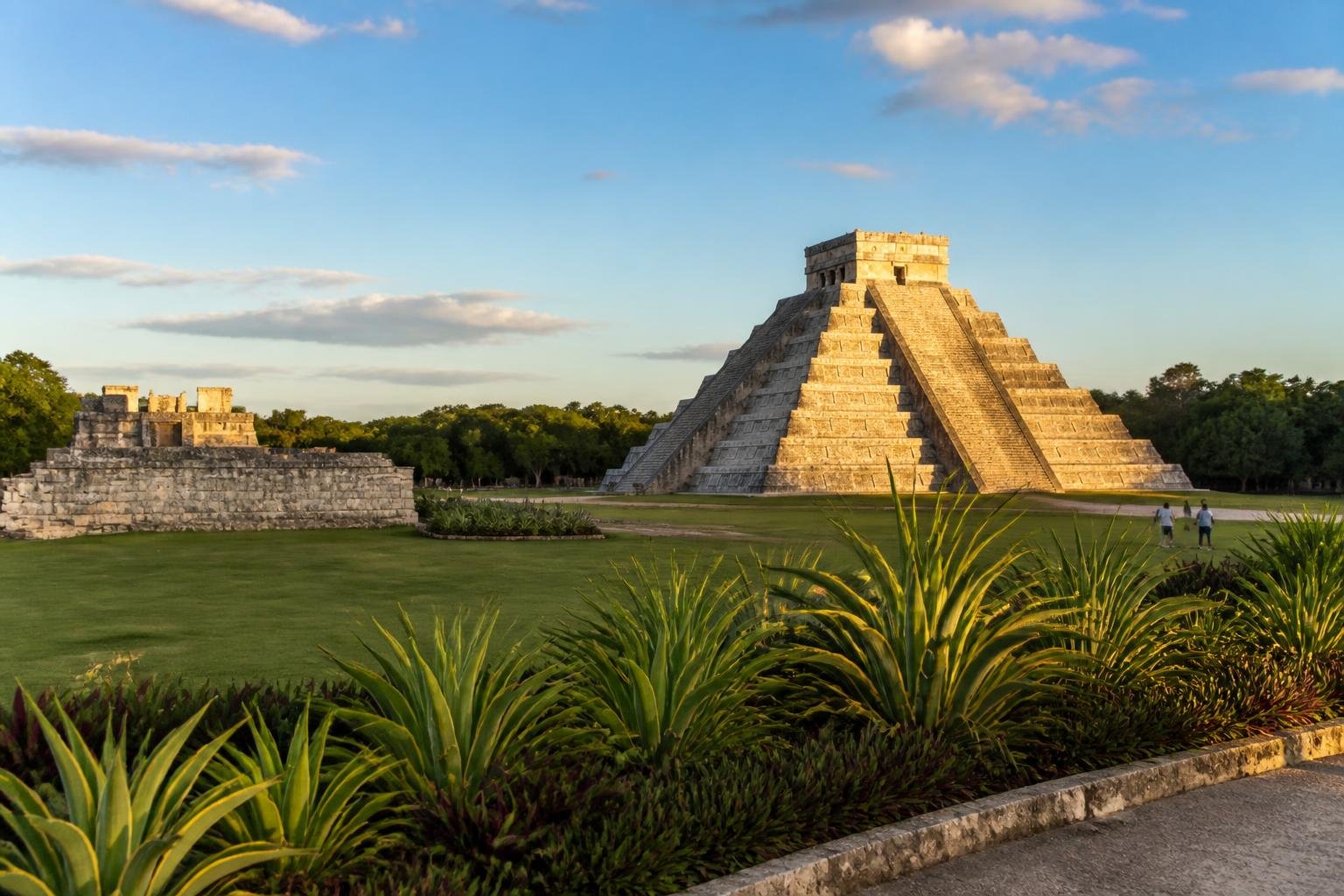 discover the best time to visit chichen itza to avoid crowds and enjoy ideal weather for a memorable and comfortable experience.
