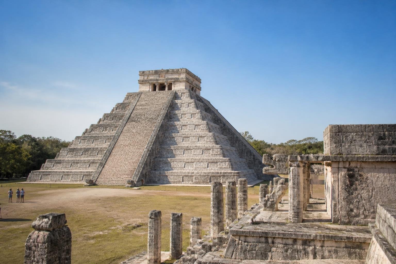 explore the ultimate chichen itza tour with a delicious lunch included for a perfect and unforgettable day of adventure and cultural discovery.