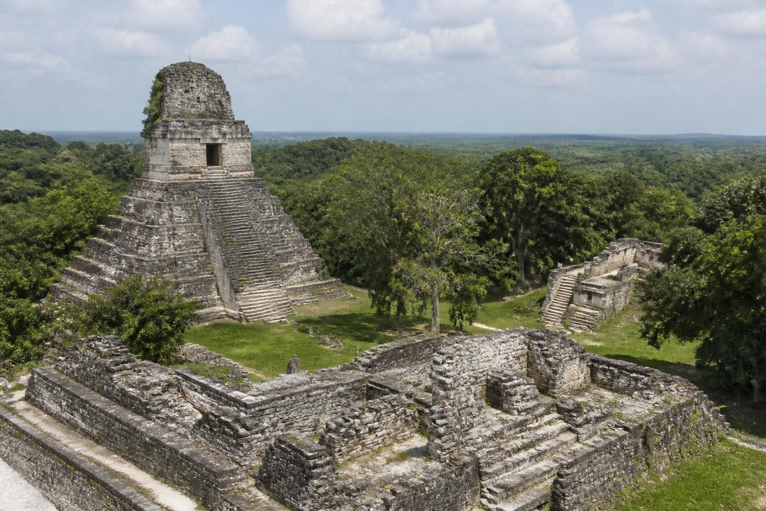 explore the best yucatan day trip from riviera maya and enjoy an unforgettable experience filled with stunning sights, rich culture, and unforgettable adventures.