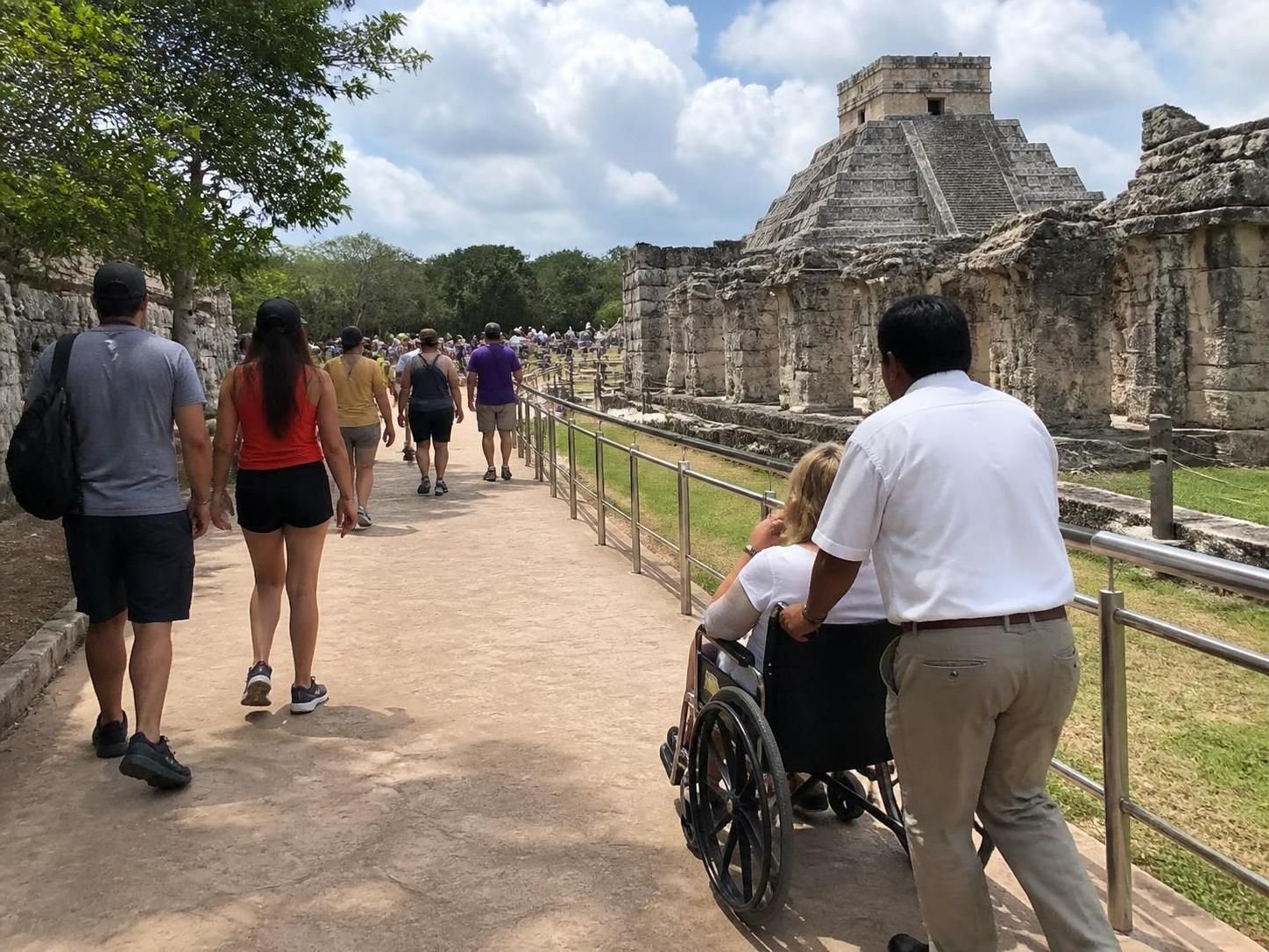 discover essential tips and information for a wheelchair-accessible tour of chichen itza, ensuring a comfortable and enjoyable visit to this iconic mayan archaeological site.